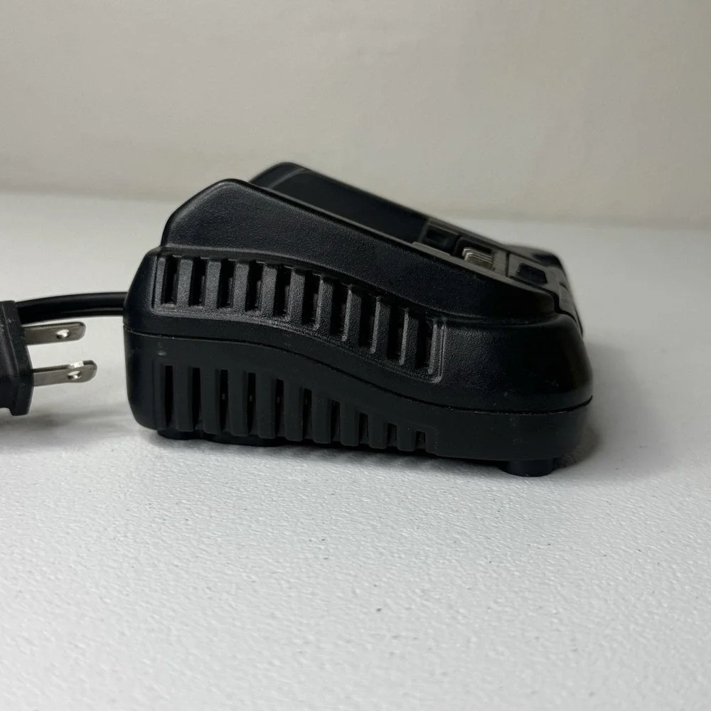 DEWALT DCB115 Lithium-Ion 12v 20v Battery Charger USED